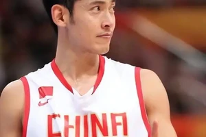 如何在退役后继续发展事业:职业篮球运动员的转型之路